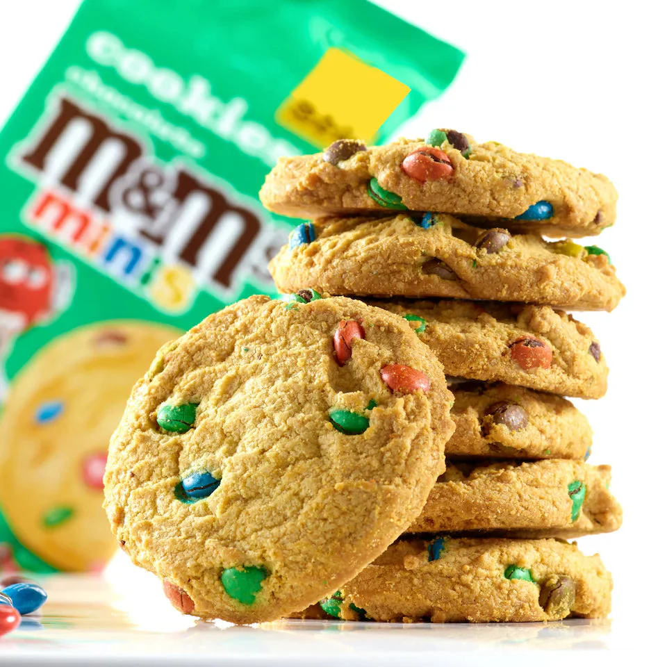 M&M's Minis Milk Chocolate Cookies 180g (UK) - Image 2